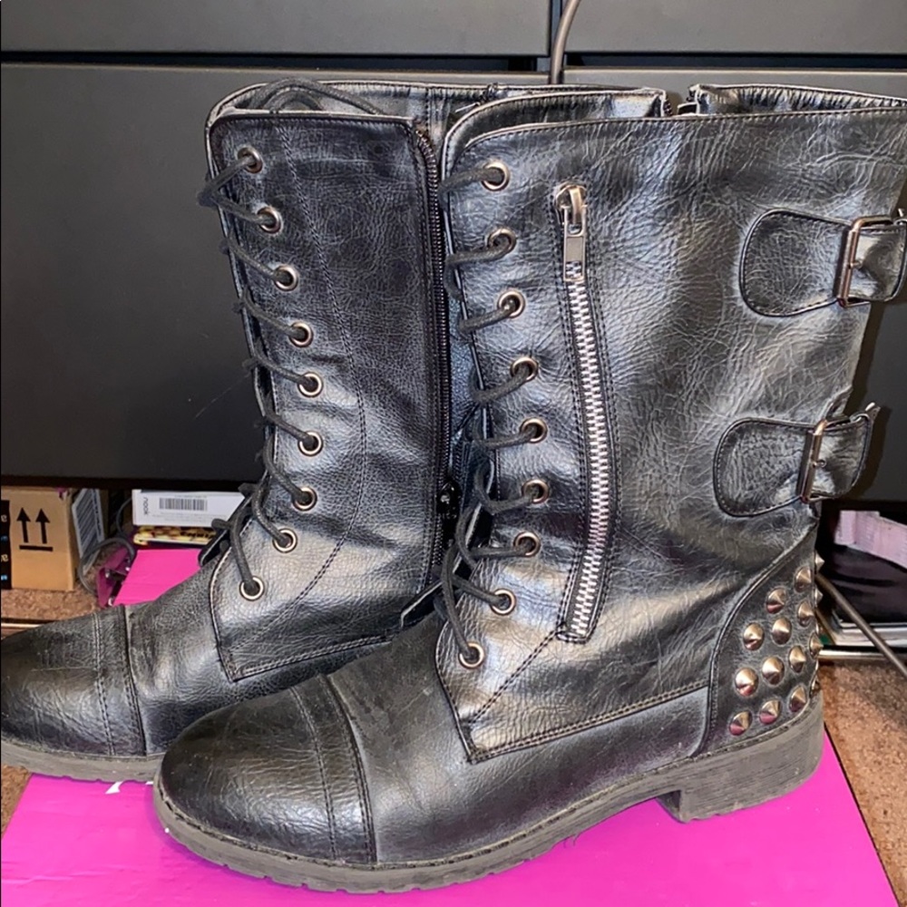 Black Harley boots